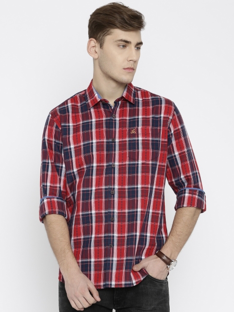 

The Indian Garage Co Men Red & Navy Slim Fit Checked Casual Shirt