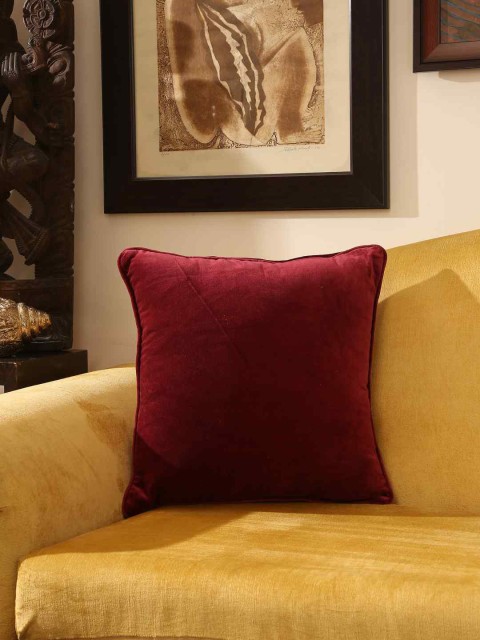 

Amoliconcepts Burgundy Square Cushion Covers