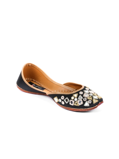 

Coral Haze Women Black Handcrafted Silk Juttis