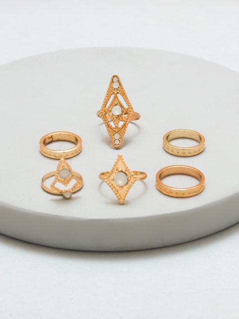 

Pipa Bella Gold-Toned Set of 5 Rings