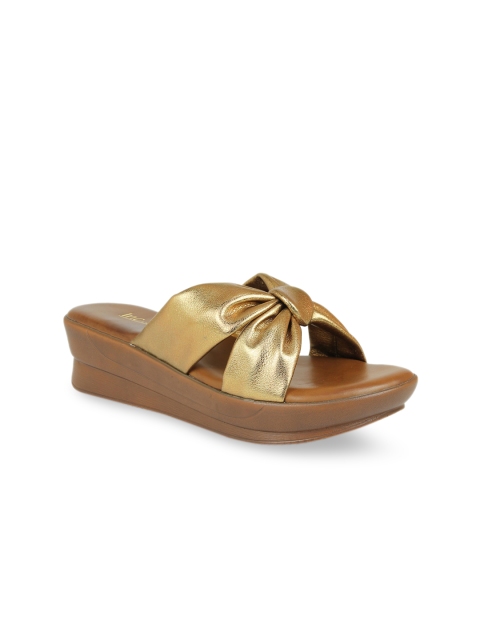 

Inc 5 Gold-Toned Wedge Sandals