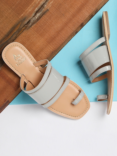 

Tao Paris Women Grey One Toe Flats