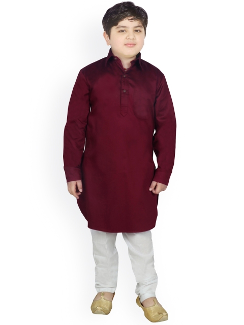 

SG YUVRAJ Boys Maroon & White Pure Cotton Kurta with Pyjamas