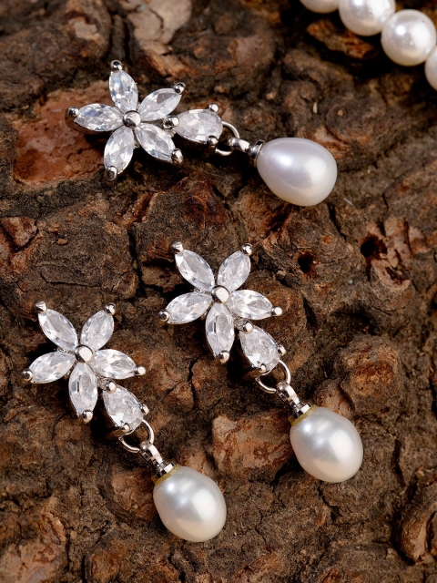 

Studio Voylla Woman Rhodium-Plated Silver-Toned Pendant & Earrings Set