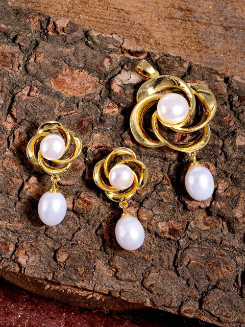 

Studio Voylla Gold-Plated Charming Rose Pendant & Earrings Set