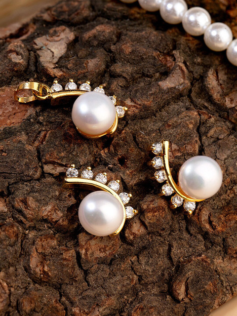 

Studio Voylla Gold Plated & White Pearl Pendant Set