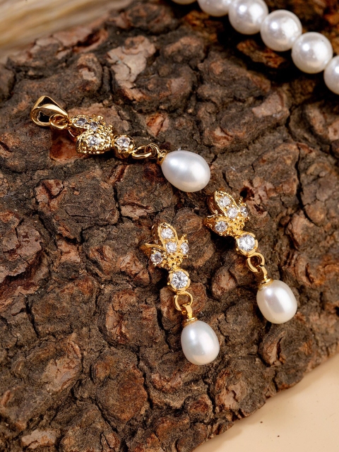 

Studio Voylla Gold-Plated Pendant Set