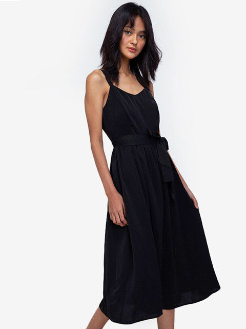 

ZALORA BASICS Women Black Solid Sweetheart Neckline Bow detail Midi Dress