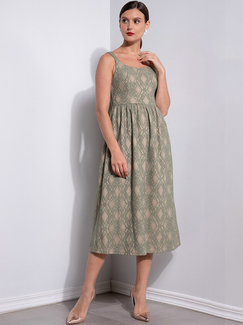

ZALORA OCCASION Green & Beige Lace Midi Fit & Flare Dress