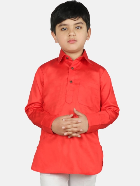 

SG YUVRAJ Boys Red Thread Work Kurta