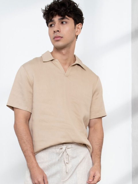 

ZALORA BASICS Men Beige Polo Collar T-shirt