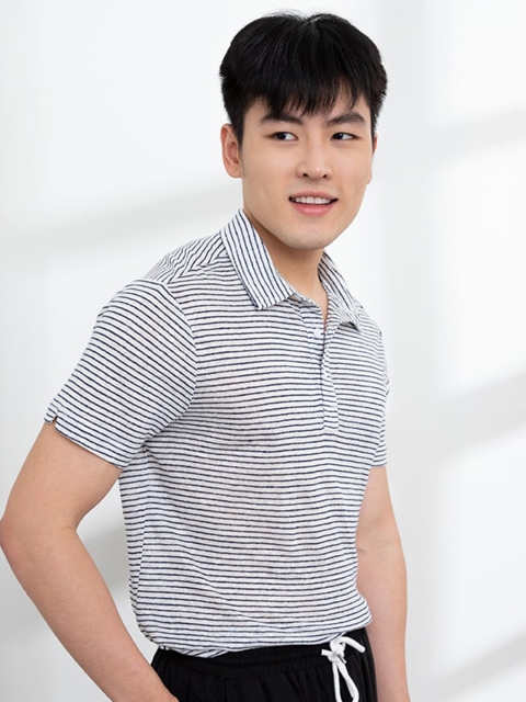 

ZALORA BASICS Men White & Navy Blue Striped Polo Collar Linen T-shirt