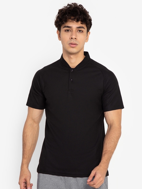 

ZALORA BASICS Men Black Solid Polo Collar T Shirt