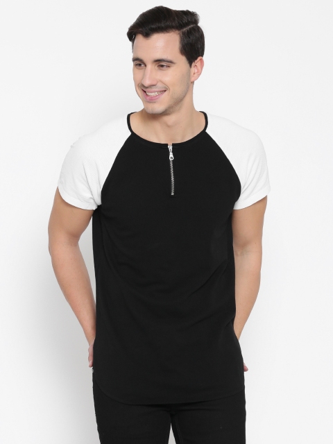 

MR BUTTON Men Black Colourblocked Round Neck T-shirt