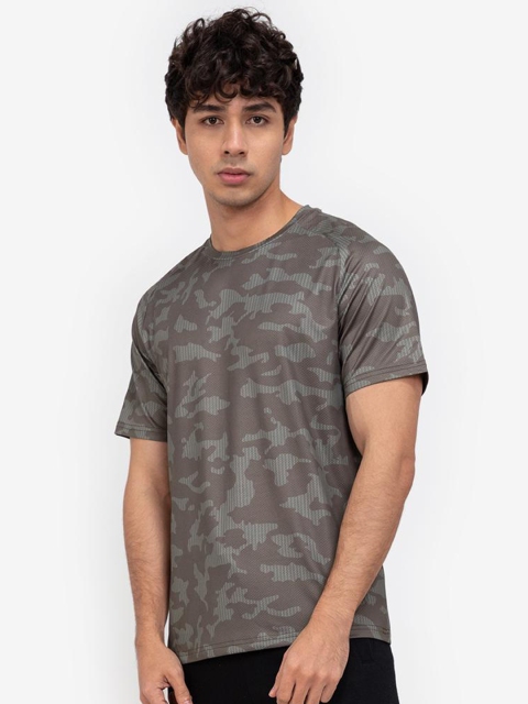 

ZALORA ACTIVE Men Blue & White Striped T-shirt
