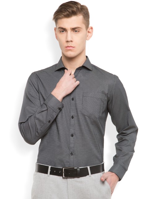 

Mark Taylor Men Black & White Slim Fit Self-Design Formal Shirt