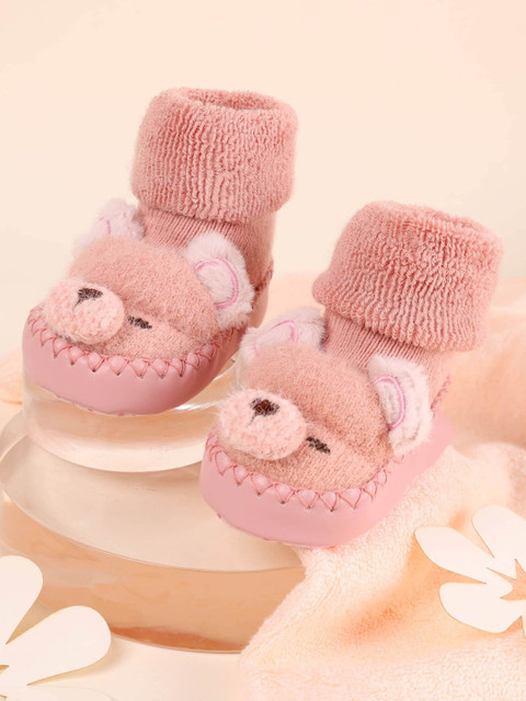 

KICKS & CRAWL Infant Kids Pink Playful Puppies Booties
