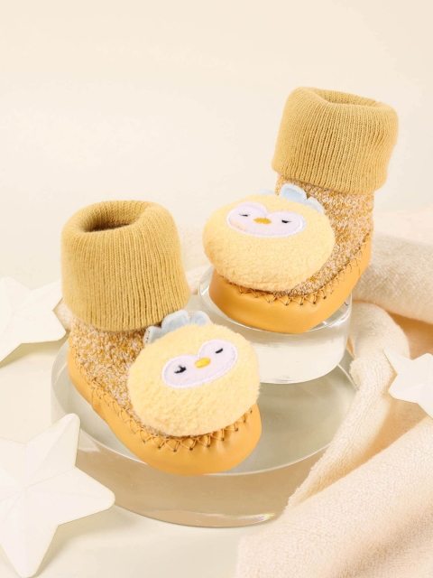 

KICKS & CRAWL Infant Kids Yellow Hoot Cute Booties