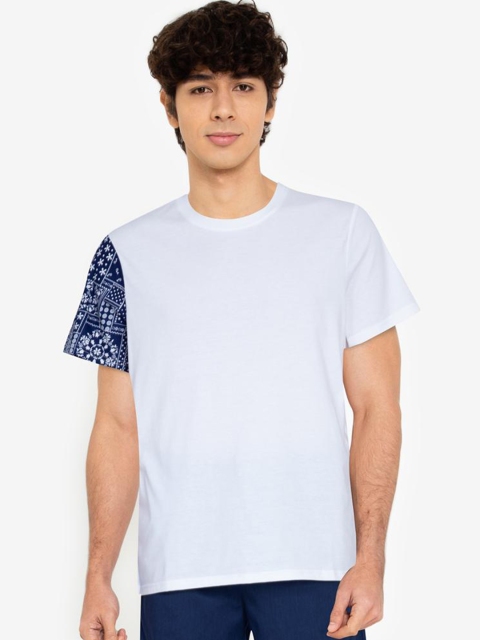 

ZALORA BASICS Men White & Black Printed T-shirt