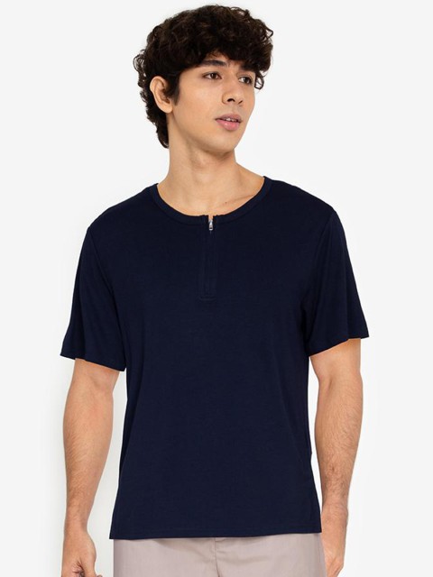 

ZALORA BASICS Men Navy Blue & Grey Striped Zip Opening T-shirt