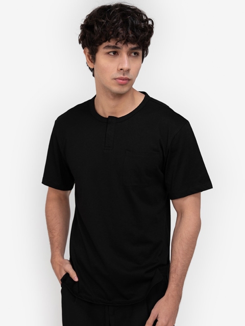 

ZALORA BASICS Men Black Madagascar Akron Metro Derrick Rose T-shirt