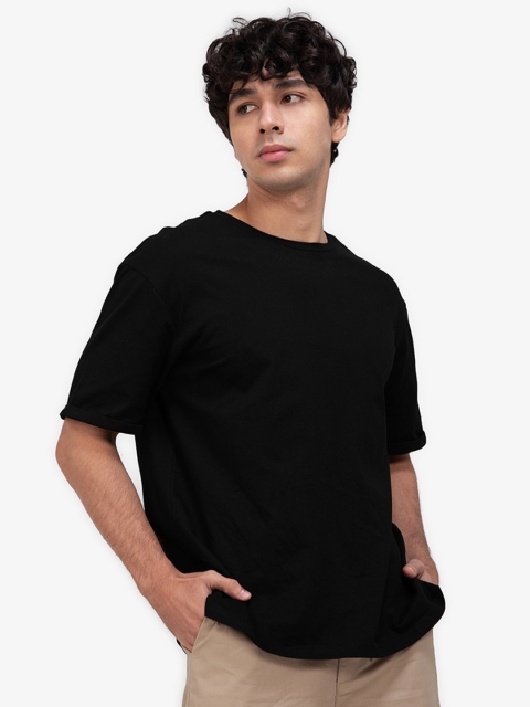 

ZALORA BASICS Men Black Solid T-Shirt