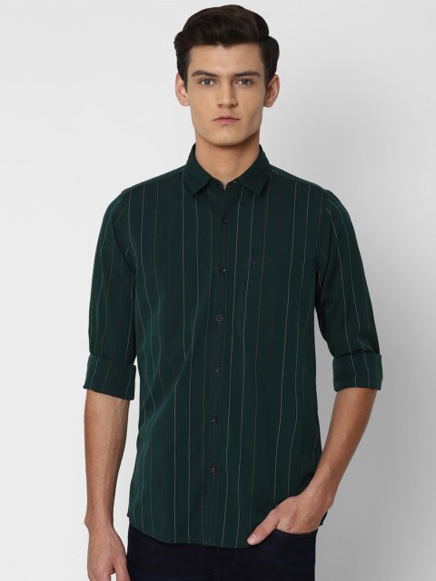 

Allen Solly Sport Men Green Striped Casual Shirt