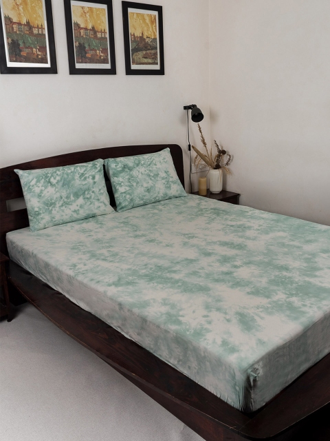 

The Yellow Dwelling Yellow & White 200 TC Queen Bedsheet with 2 Pillow Covers