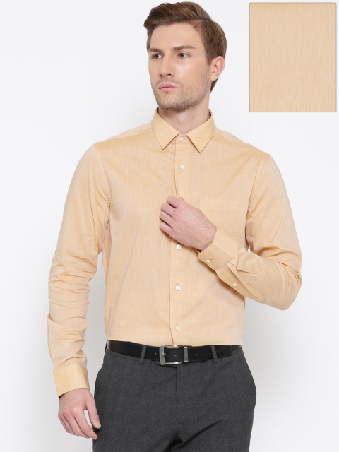 

Blackberrys Men Peach-Coloured Slim Fit Solid Formal Shirt