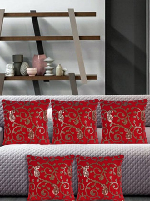 

XOXO Design Red & Gold-Toned Set of 5 Embroidered Velvet Square Cushion Covers
