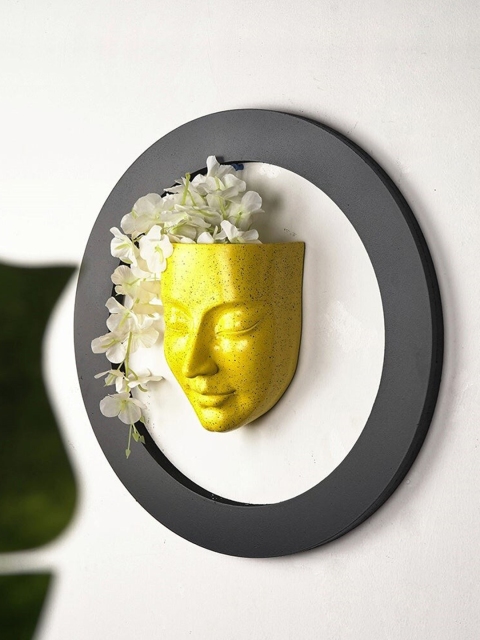 

THE ARTMENT Yellow Face Planter Wall Decor