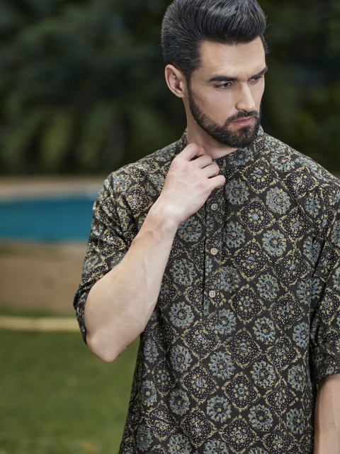 

Fabindia Men Black & Taupe Ethnic Printed Ajrakh Cotton Slim Kurta