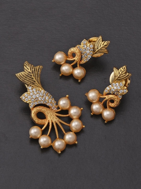 

Tistabene Woman Gold Floral Antique Designer Pendant Set