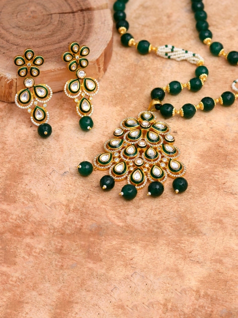 

Tistabene Green & White Gold Plated Traditional Kundan Meena Pendant Set