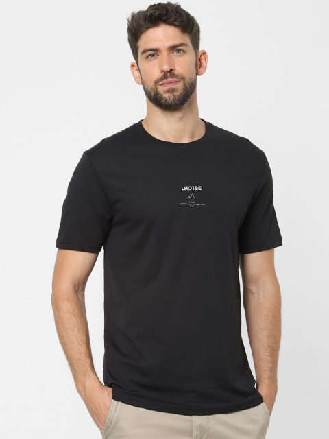 

SELECTED Men Black & White Typography Printed Cotton T-shirt