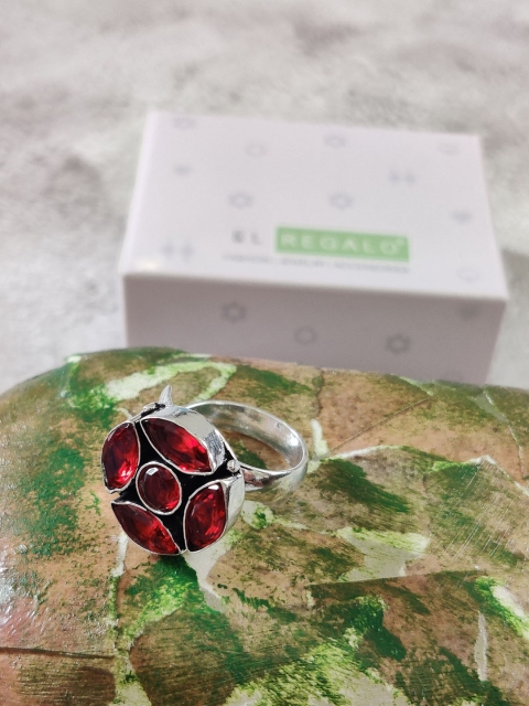 

EL REGALO Women Silver Toned & Red Finger Ring