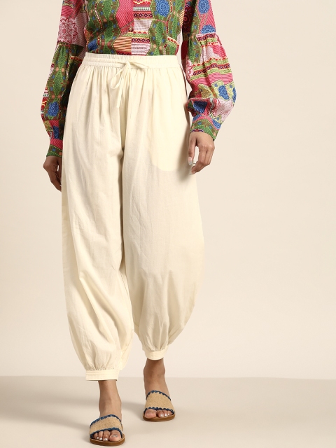 

Sangria Women Off White Pure Cotton Solid Pleated Cropped Joggers