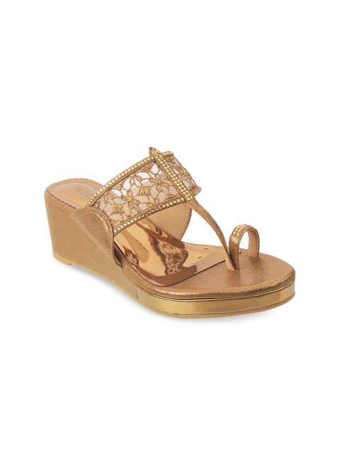 

Mochi Women Gold-Toned One Toe Flats