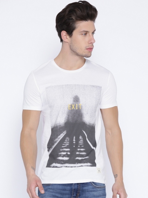 

United Colors of Benetton Men White Printed Round Neck T-shirt