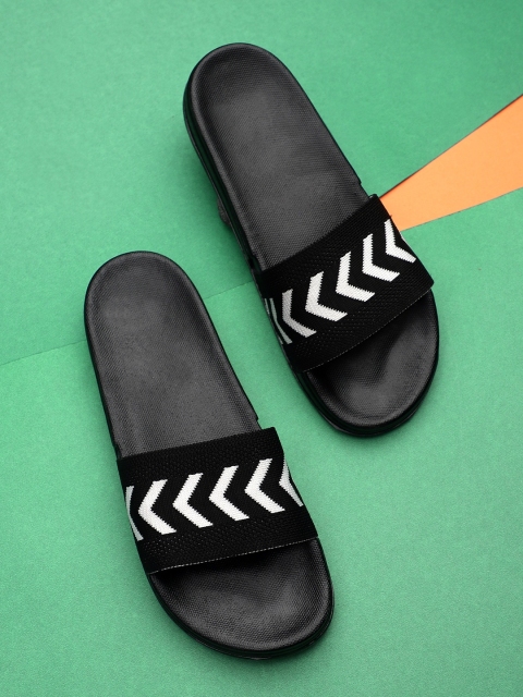 

Pampy Angel Men Black & White Arrow Printed Rubber Sliders