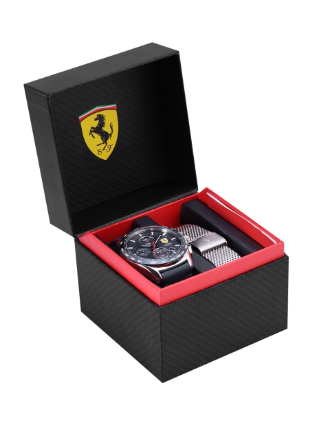 

SCUDERIA FERRARI Men Blue Dial & Strap Analogue Chronograph Watch with Additional Strap