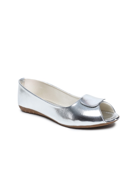 

LONDON STEPS Women Silver-Toned Textured Ballerinas Flats