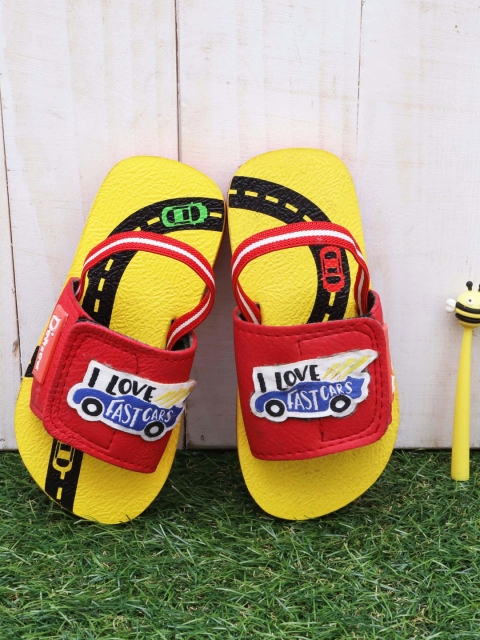

DChica Boys Yellow Colourblocked Open Toe Sliders