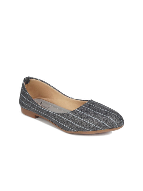 

The Desi Dulhan Women Black Printed Ballerinas Flats