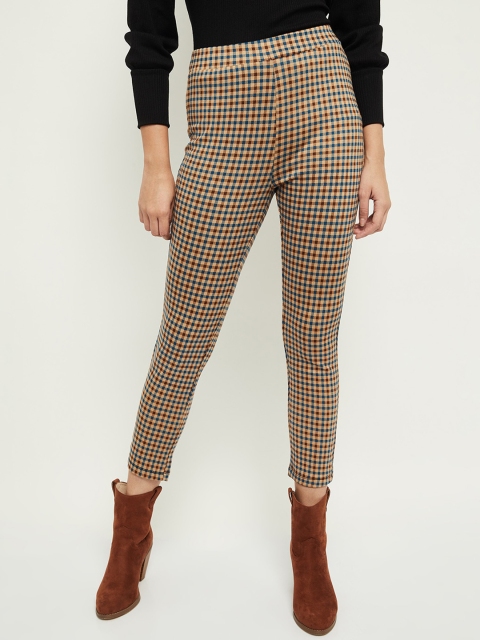 

max Women Tan Checked Regular Fit Casual Crop Trousers