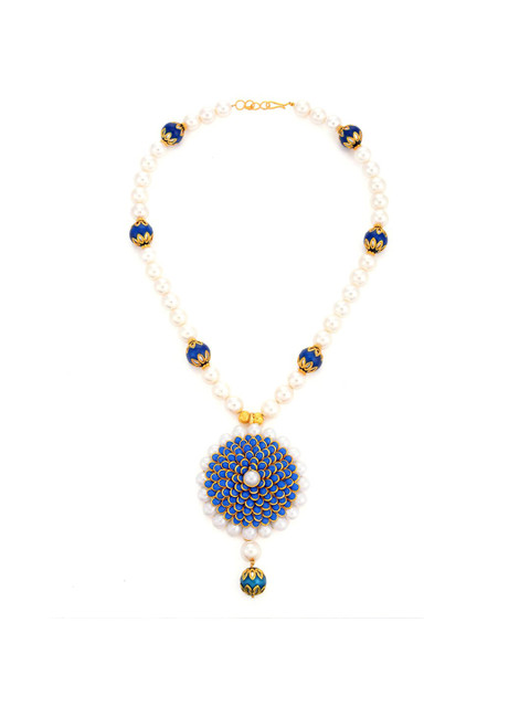 

Tistabene White Pacchi Pearl Tradition Beaded Necklace Set