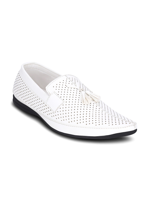 

Get Glamr Men White Casual Shoes with Perforations