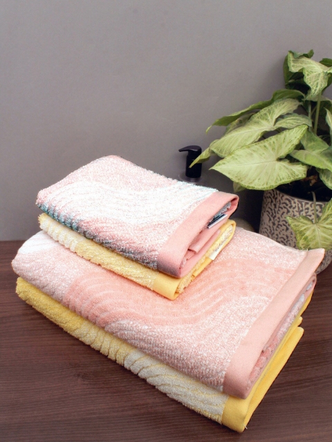 

AVI Living Set of 4 GSM 550 Towel Combo, Pink