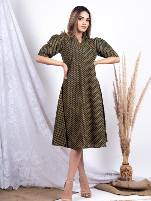 

Tistabene Black Chevron Print Dress