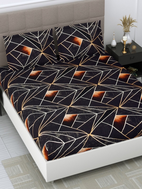 

DREAM WEAVERZ Black & Rust Geometric 250 TC King Bedsheet with 2 Pillow Covers
